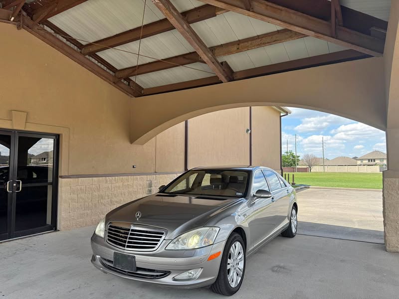 2009 Mercedes-Benz S-Class - S 550 4MATIC Sedan 4D