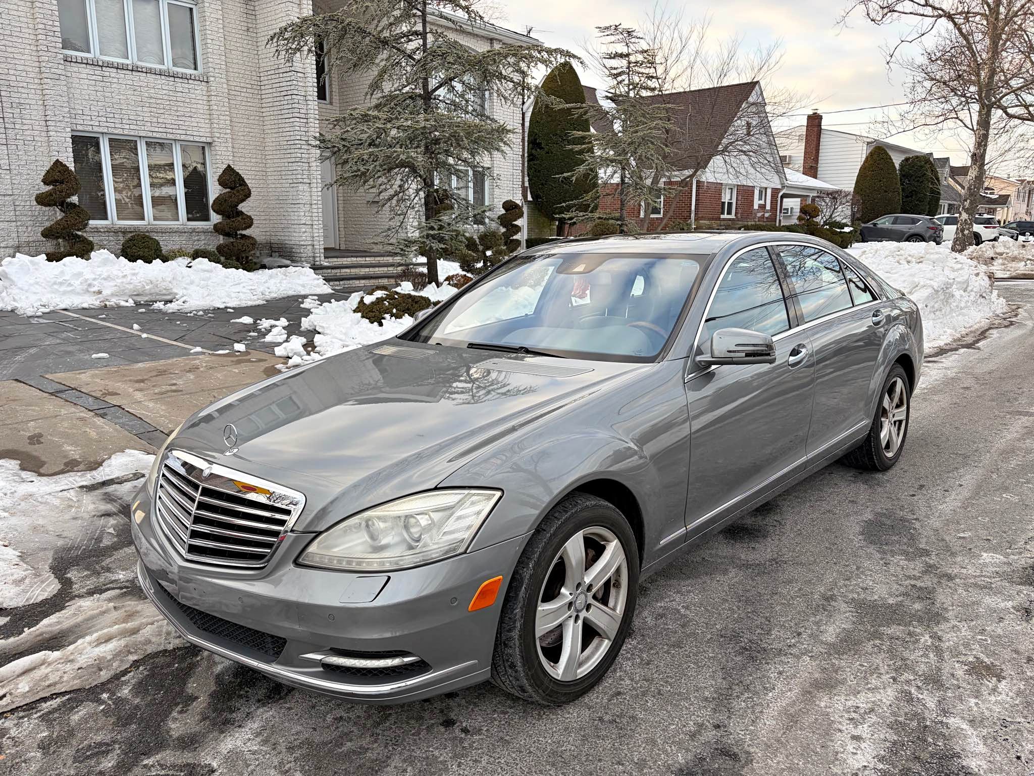 2010 Mercedes-Benz S-Class - S 550 4MATIC Sedan 4D