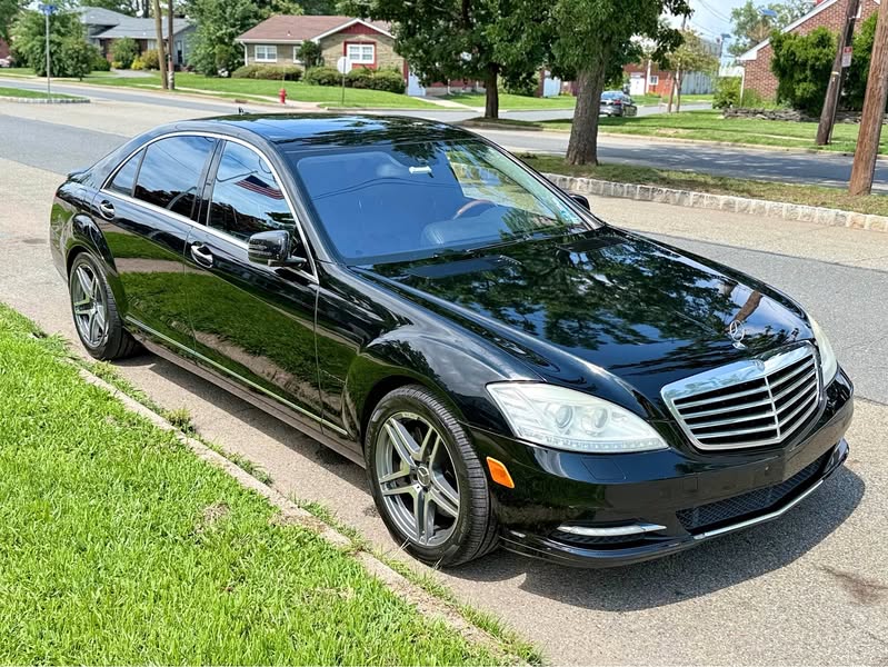 2010 Mercedes-Benz S-Class - S 550 4MATIC Sedan 4D