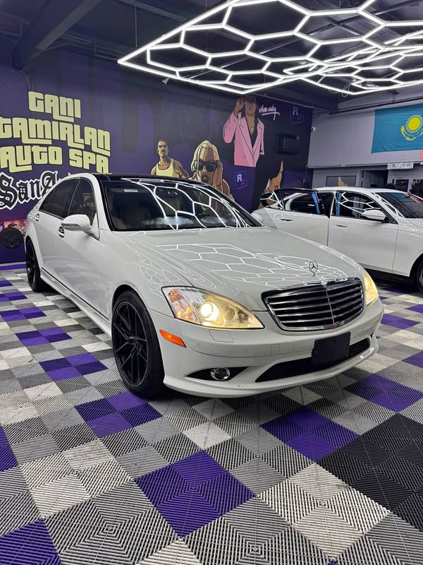 2009 Mercedes-Benz S-Class - S 550 4MATIC Sedan 4D