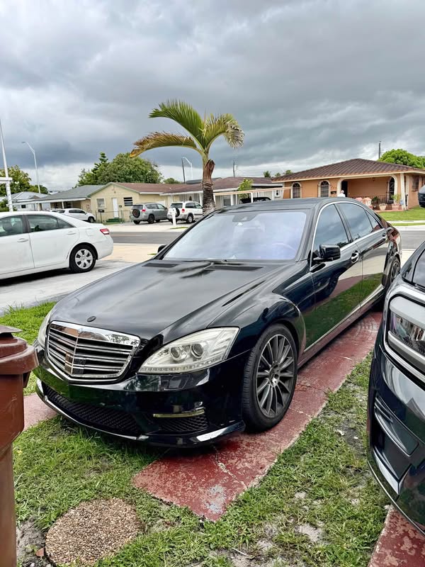 2010 Mercedes-Benz S-Class - S 550 Sedan 4D