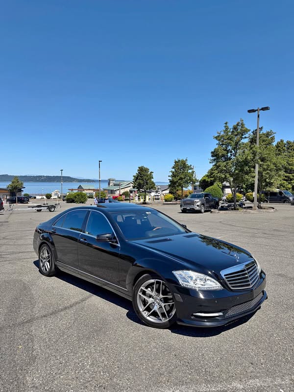 2010 Mercedes-Benz S-Class - S 550 4MATIC Sedan 4D