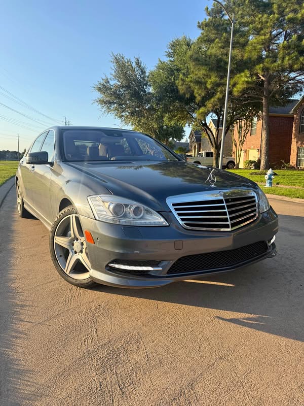 2010 Mercedes-Benz S-Class - S 550 Sedan 4D