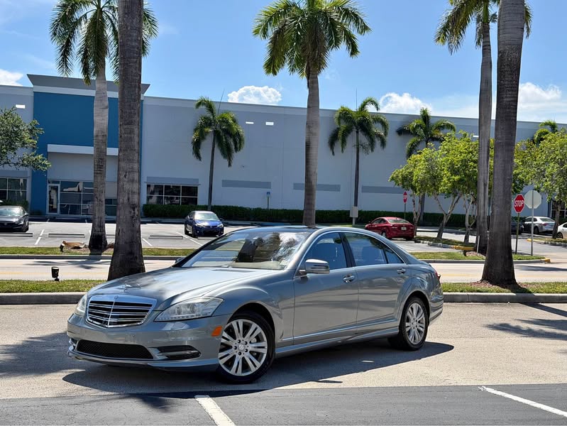 2013 Mercedes-Benz S-Class - S 550 4MATIC Sedan 4D