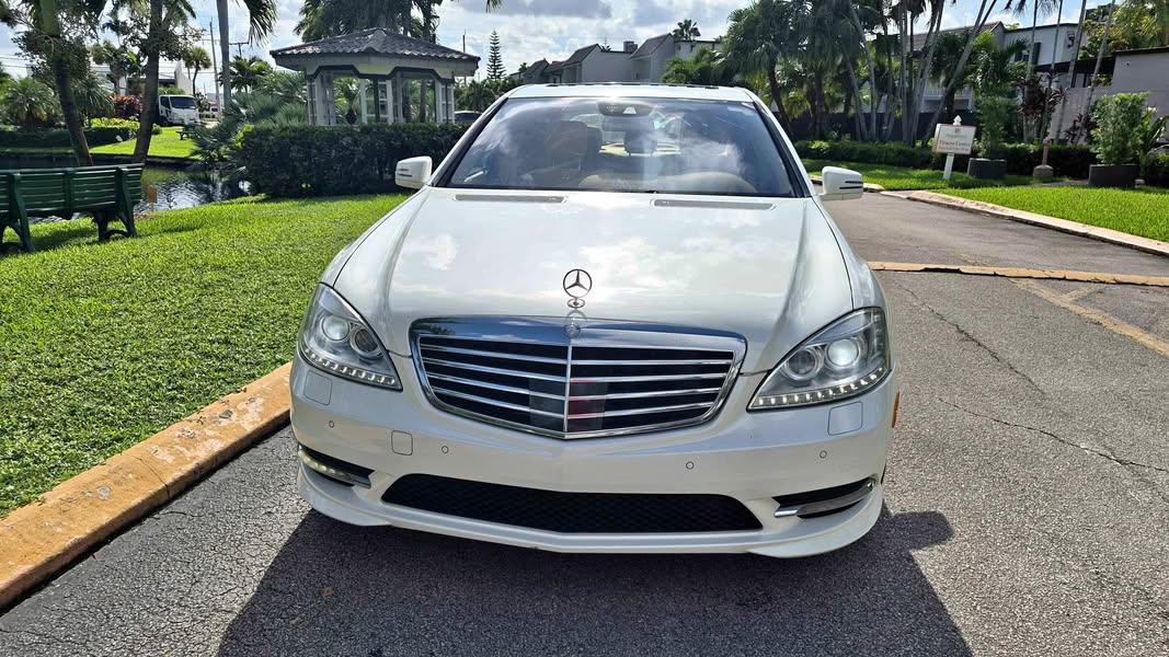 2013 Mercedes-Benz S-Class S 550 4MATIC Sedan 4D