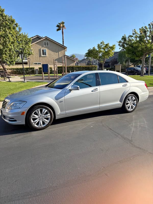 2010 Mercedes-Benz S-Class - S 400 Hybrid Sedan 4D