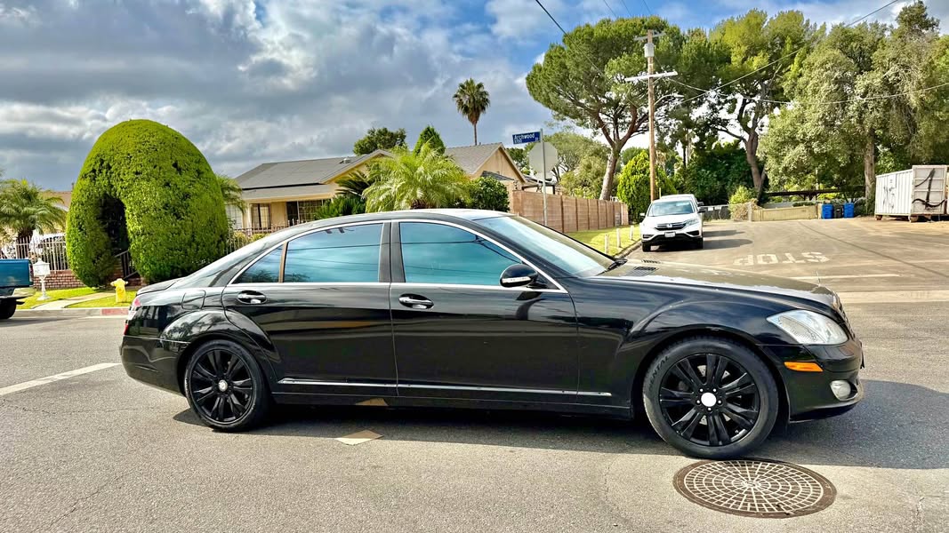 2010 Mercedes-Benz S-Class - S 550 4MATIC Sedan 4D