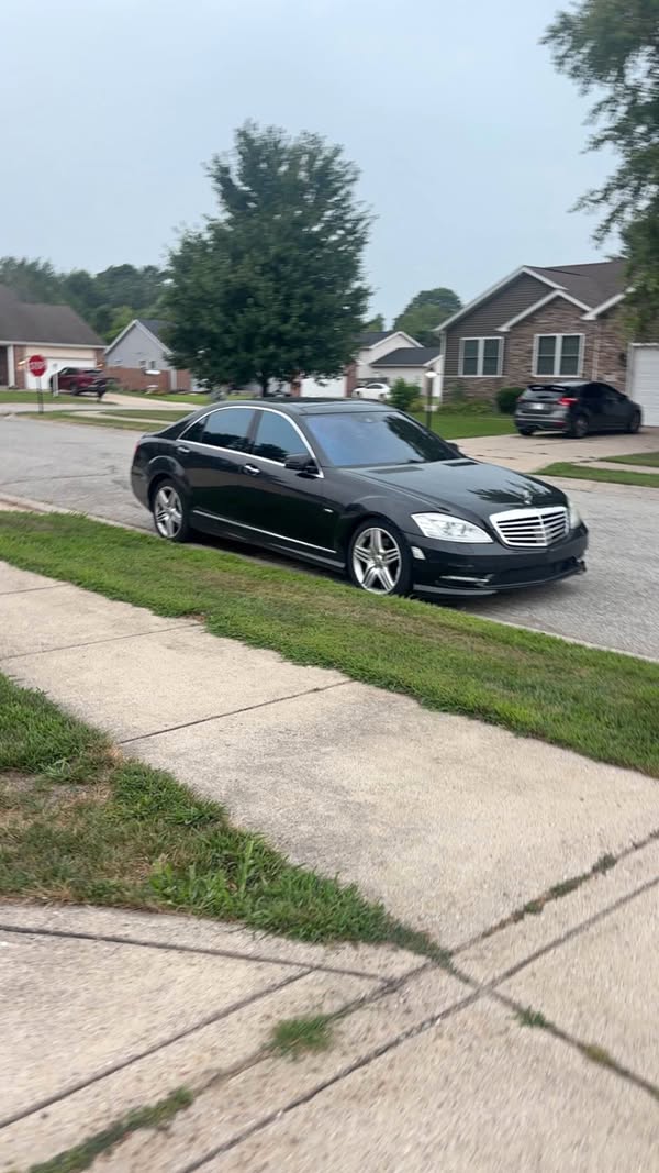 2012 Mercedes-Benz S-Class - S 550 4MATIC Sedan 4D