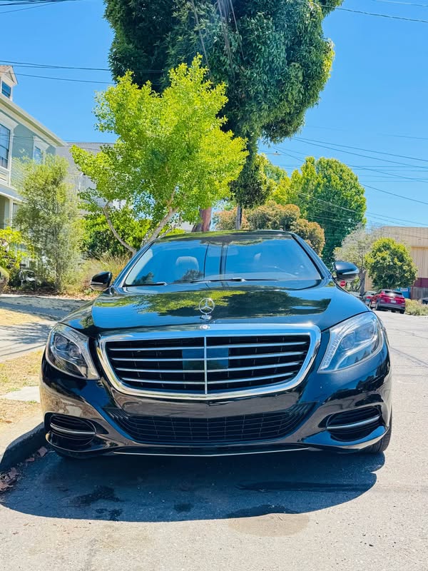 2015 Mercedes-Benz S-Class - S-550 4MATIC Twin TurboV8 Loaded