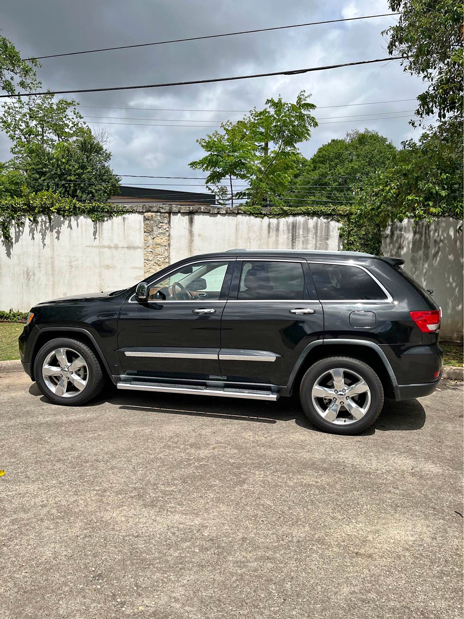 2012 Jeep Grand Cherokee - Overland Summit Sport Utility 4D