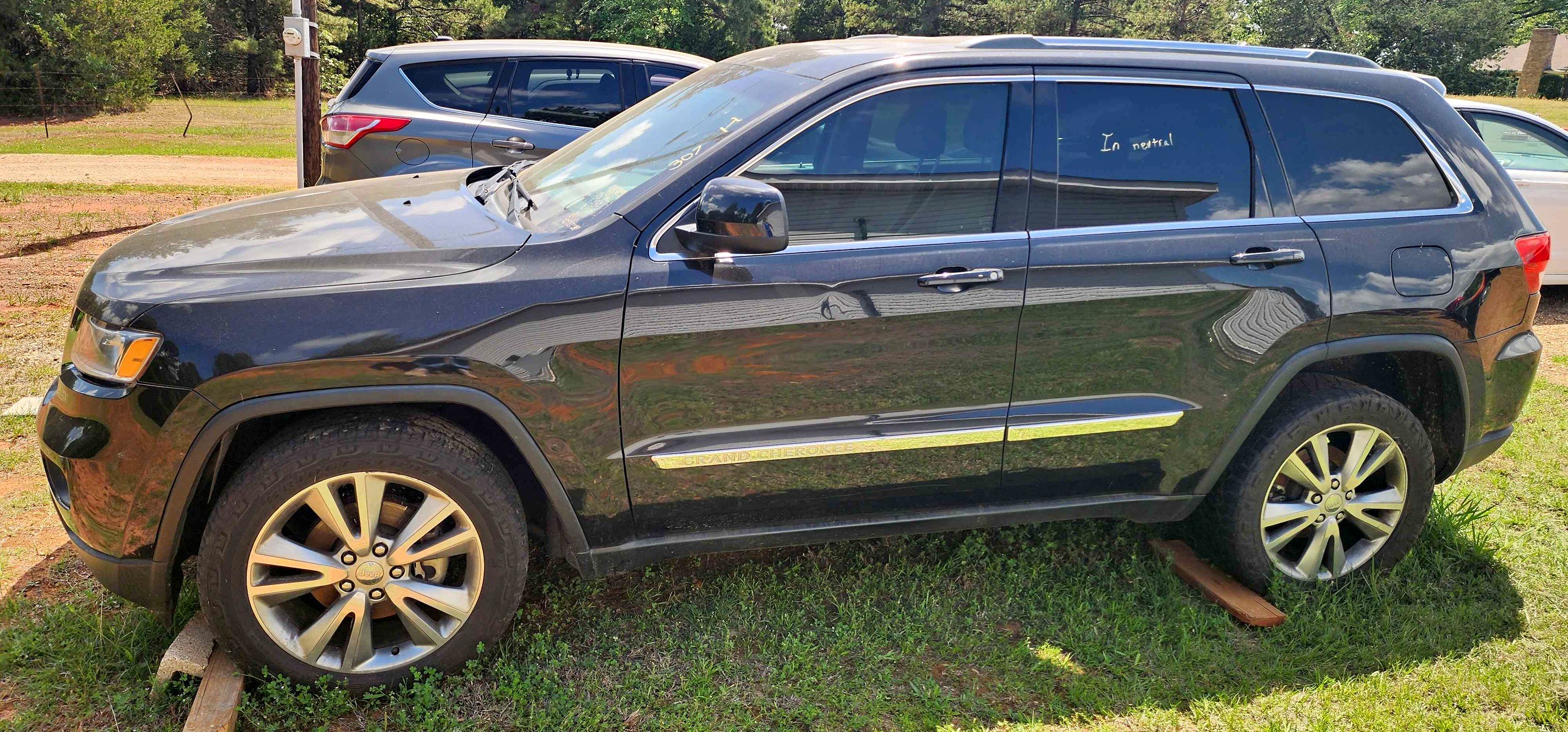 2013 Jeep Grand Cherokee - Laredo A Sport Utility 4D