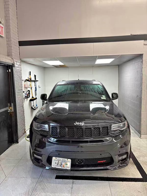2014 Jeep Grand Cherokee - SRT Sport Utility 4D