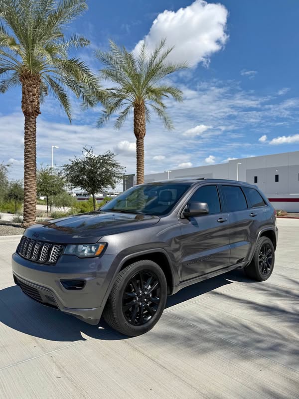 2018 Jeep Grand Cherokee - Altitude Sport Utility 4D