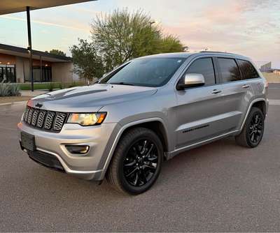 2021 Jeep Grand Cherokee - Laredo A Sport Utility 4D