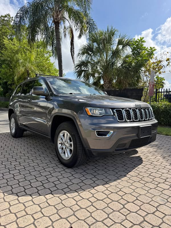 2018 2018 Jeep Grand Cherokee Laredo 2018 Jeep Grand Cherokee Laredo