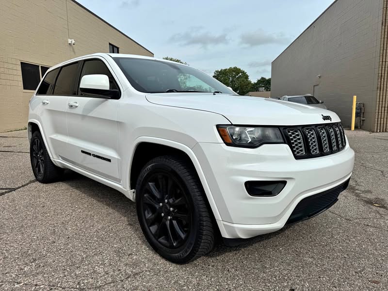 2017 Jeep Grand Cherokee - Altitude Sport Utility 4D