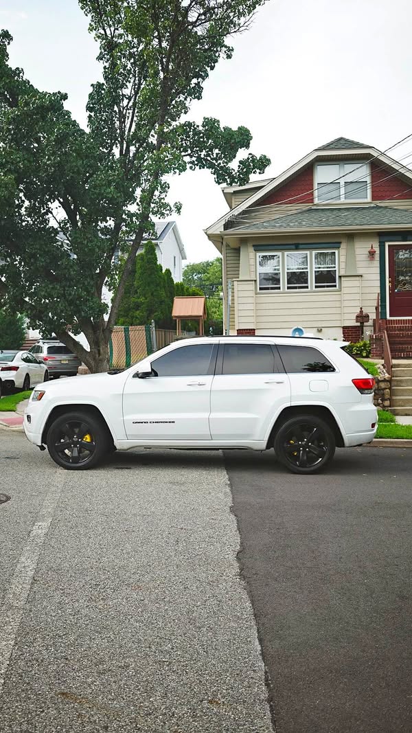 2015 Jeep Grand Cherokee - All New Altitude Sport Utility 4D