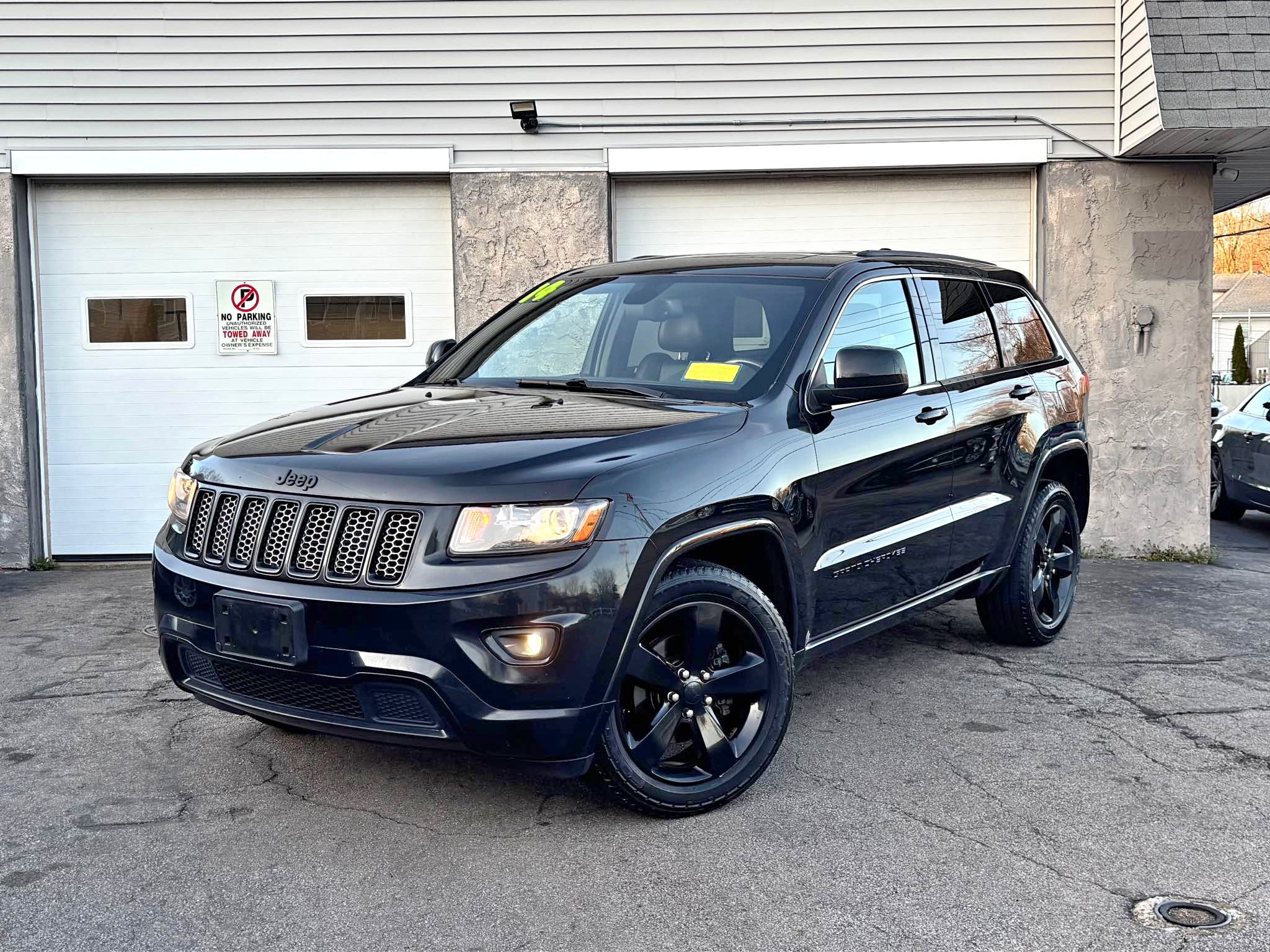 2014 Jeep Grand Cherokee - Altitude Sport Utility 4D