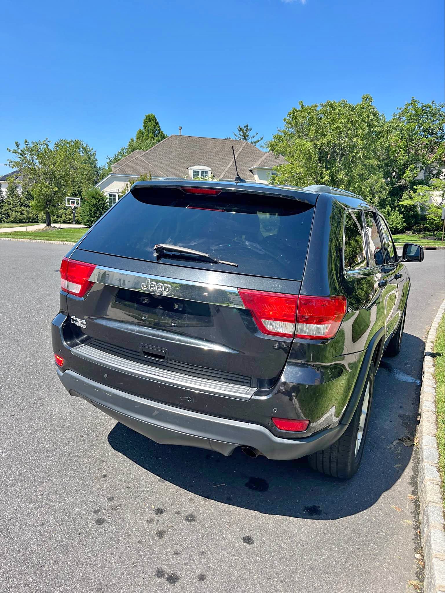 2012 Jeep Grand Cherokee - Laredo