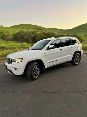 2017 Jeep Grand Cherokee - Limited Sport Utility 4D