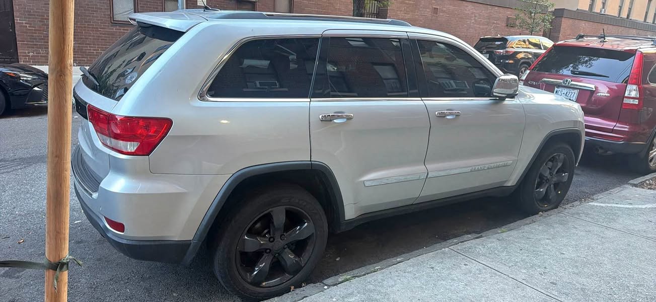 2012 Grand cherokee Jeep