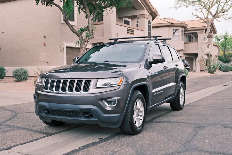 2016 Jeep Grand Cherokee - Laredo Sport Utility 4D