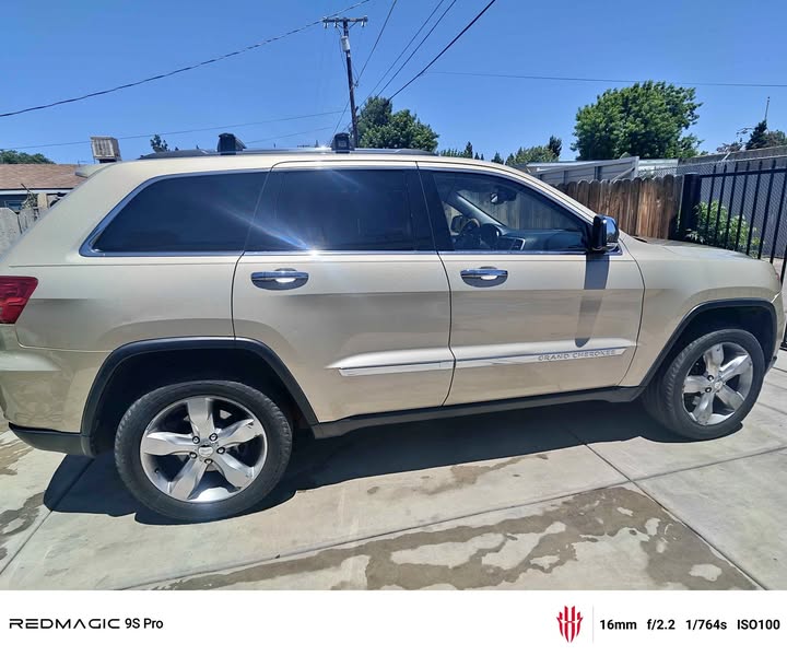 2011 Jeep Grand Cherokee - All New Overland Sport Utility 4D