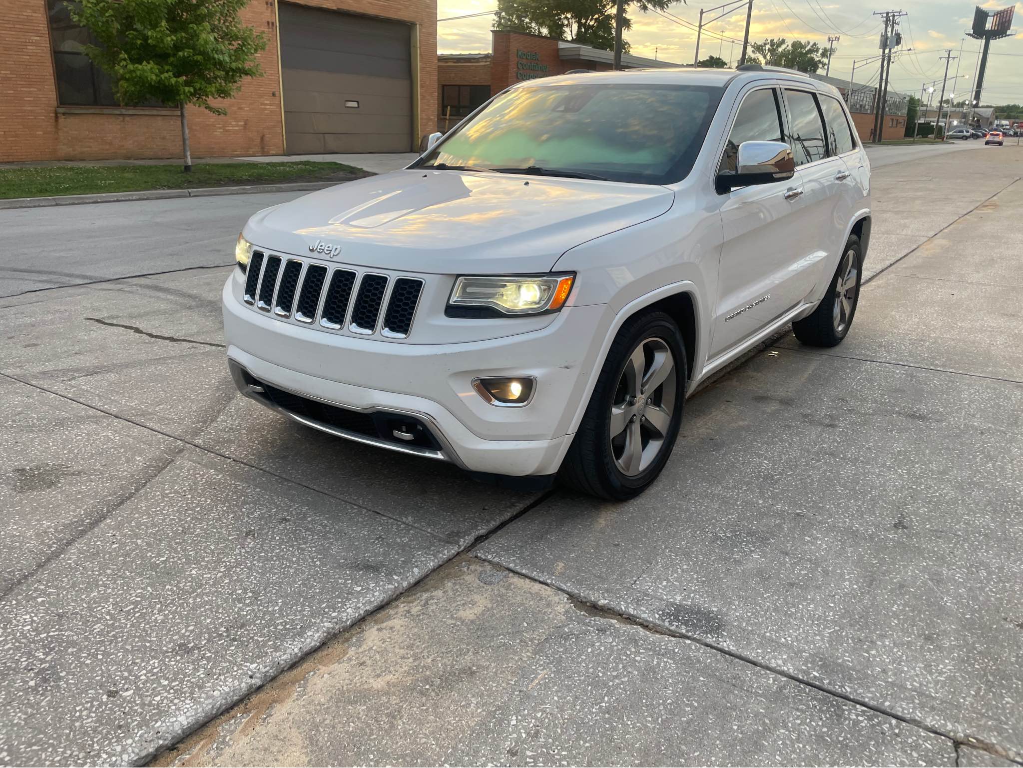 2014 Jeep Grand Cherokee - Overland Sport Utility 4D