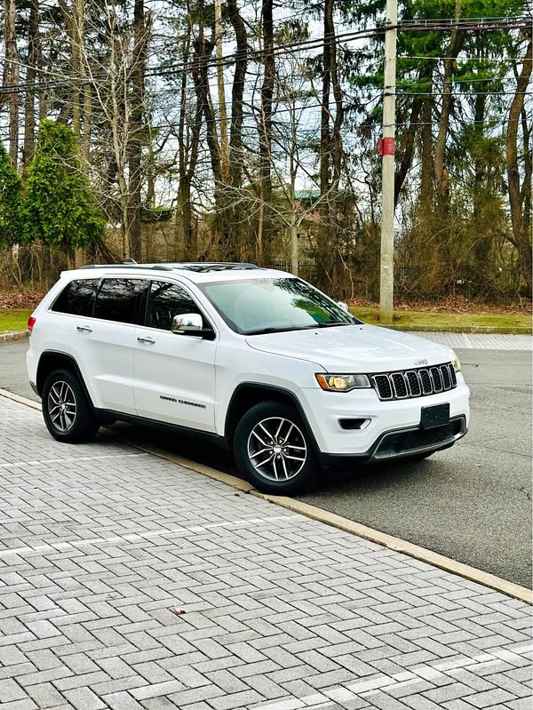 2017 Jeep Grand Cherokee - Limited Sport Utility 4D