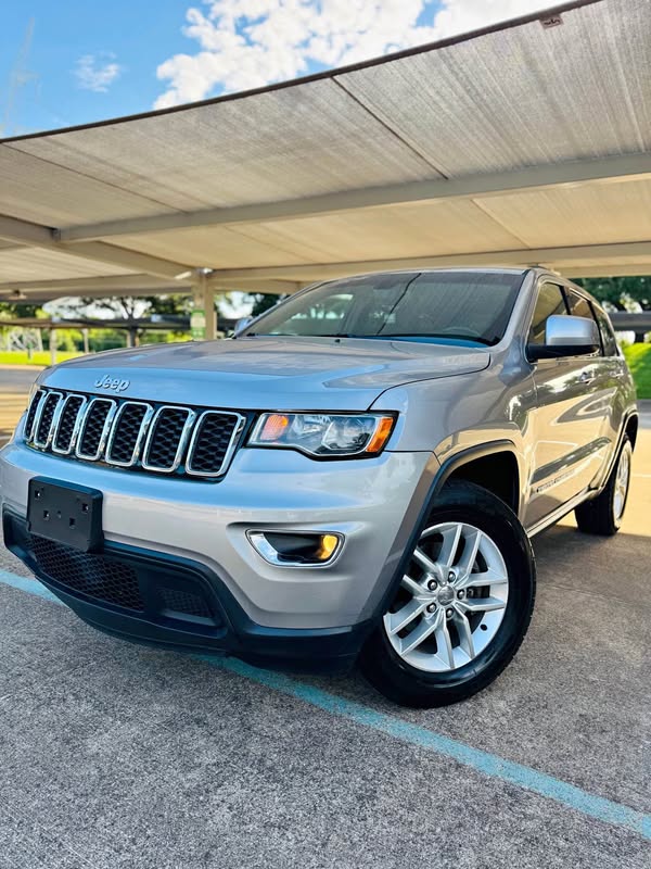 2017 Jeep Grand Cherokee - Laredo Sport