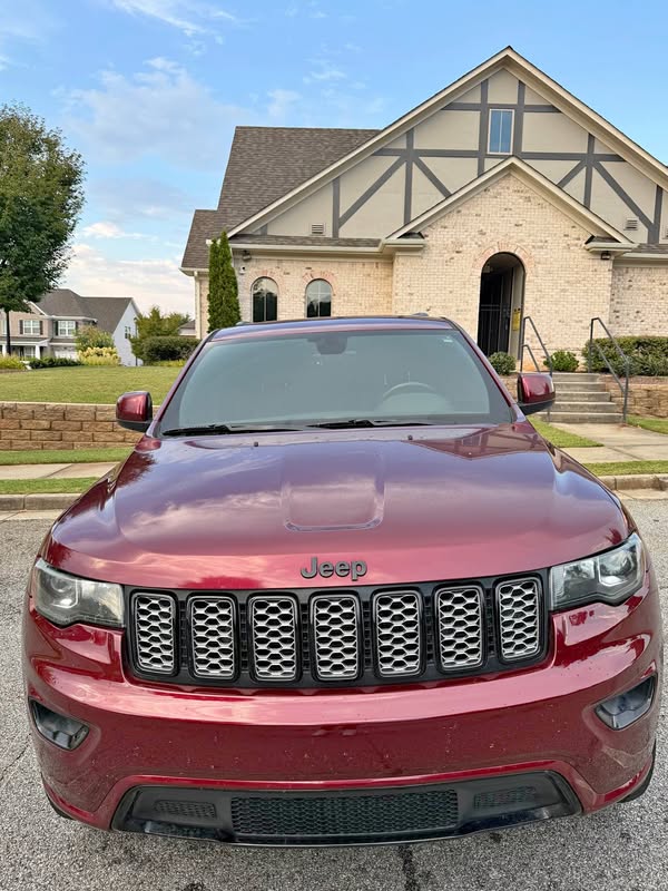 2017 Jeep Grand Cherokee - Altitude Sport Utility 4D