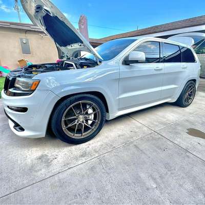 2015 Jeep Grand Cherokee - SRT Sport Utility 4D