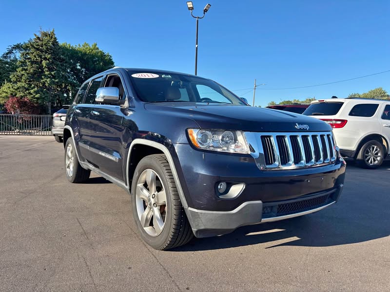 2011 Jeep Grand Cherokee - Limited v8 hemi fully loaded!