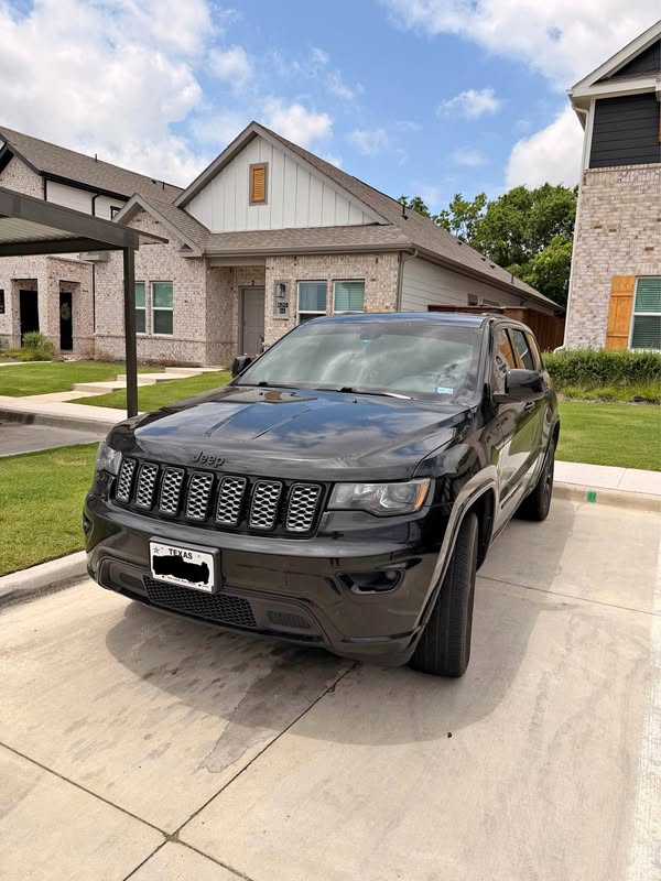 2018 Jeep Grand Cherokee - Altitude Sport Utility 4D