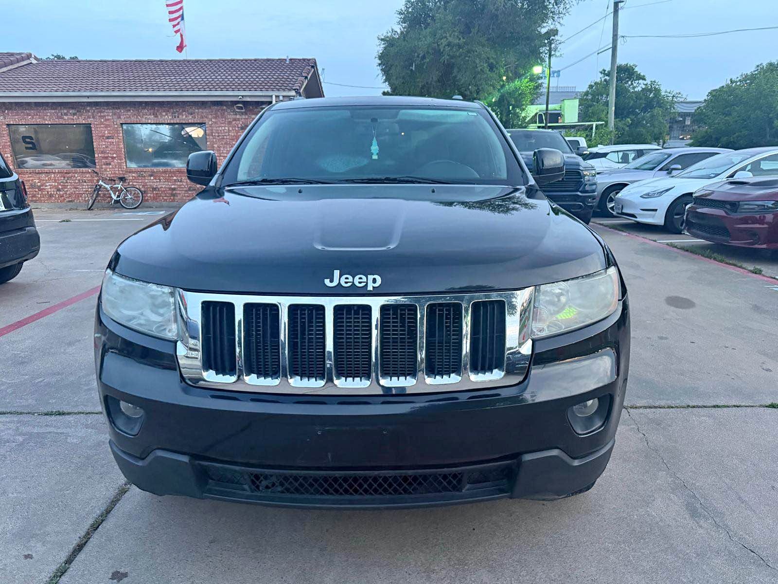 2011 Jeep Grand Cherokee - SV 4D