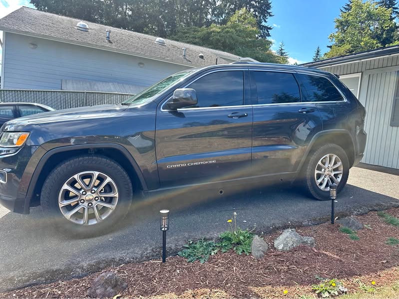 2016 Jeep Grand Cherokee - Laredo A Sport Utility 4D