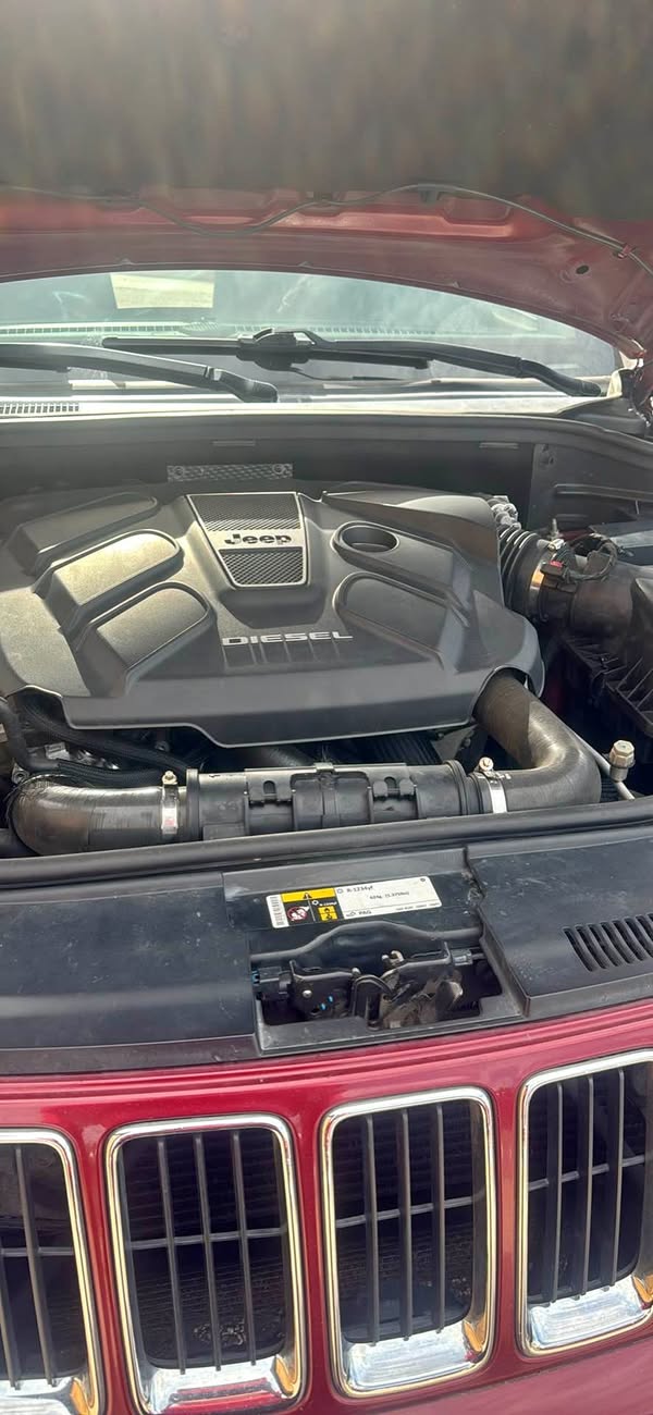 2015 Jeep Grand Cherokee - 5.9 Limited Sport Utility 4D