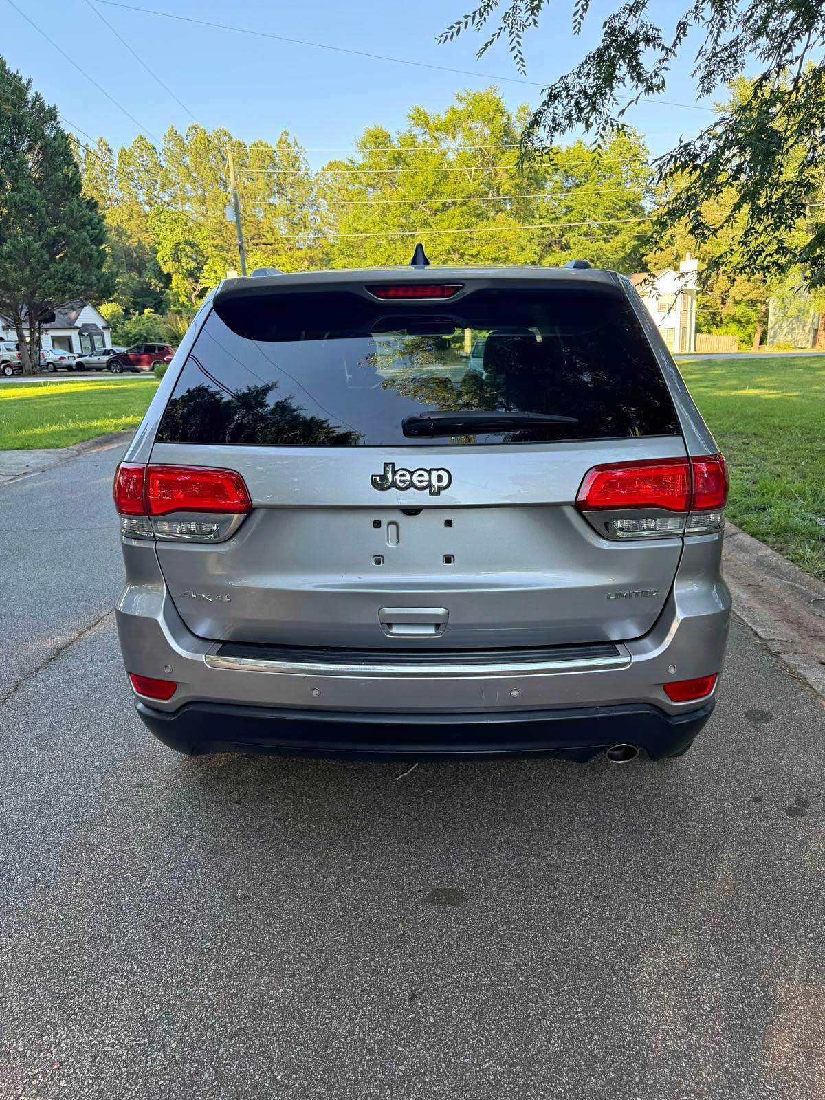 2017 Jeep Grand Cherokee L - Laredo X Sport Utility 4D