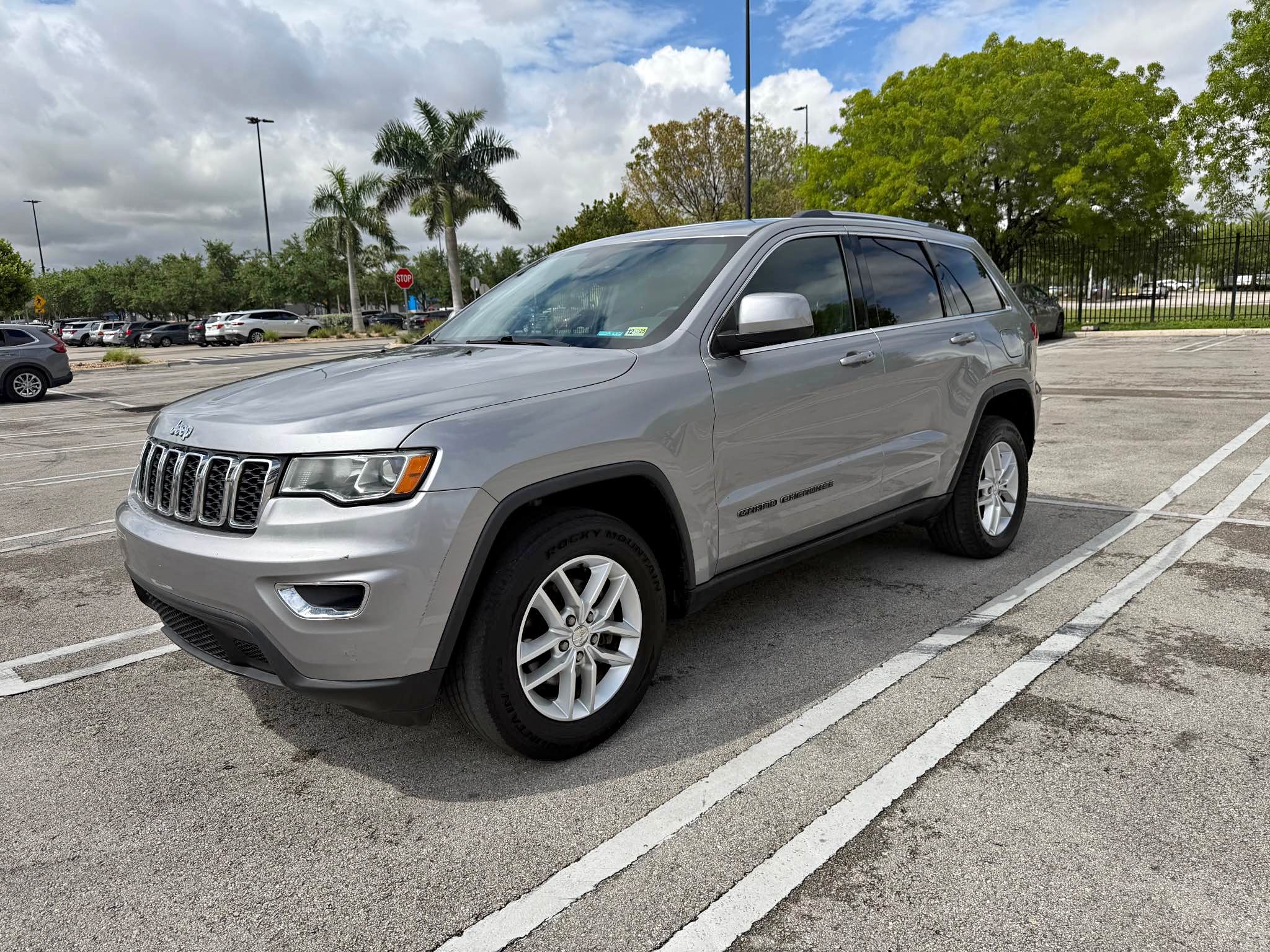 2017 Jeep Grand Cherokee - Laredo Sport Utility 4D