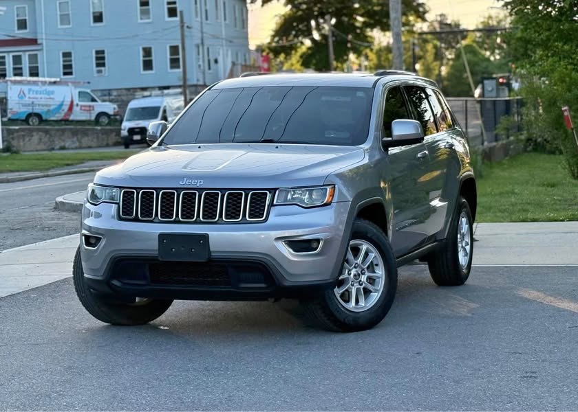2020 Jeep Grand Cherokee - Laredo E Sport Utility 4D