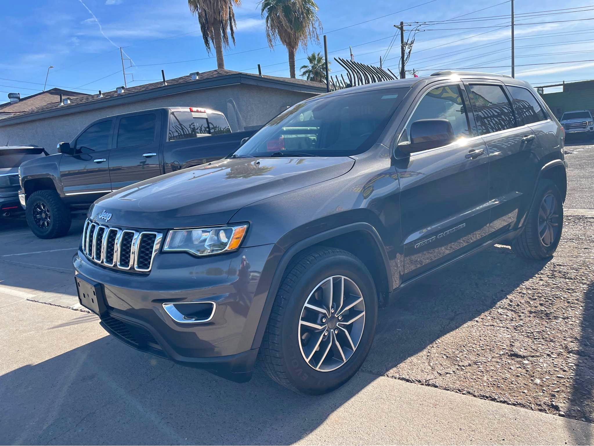 2020 Jeep Grand Cherokee - Laredo E Sport Utility 4D