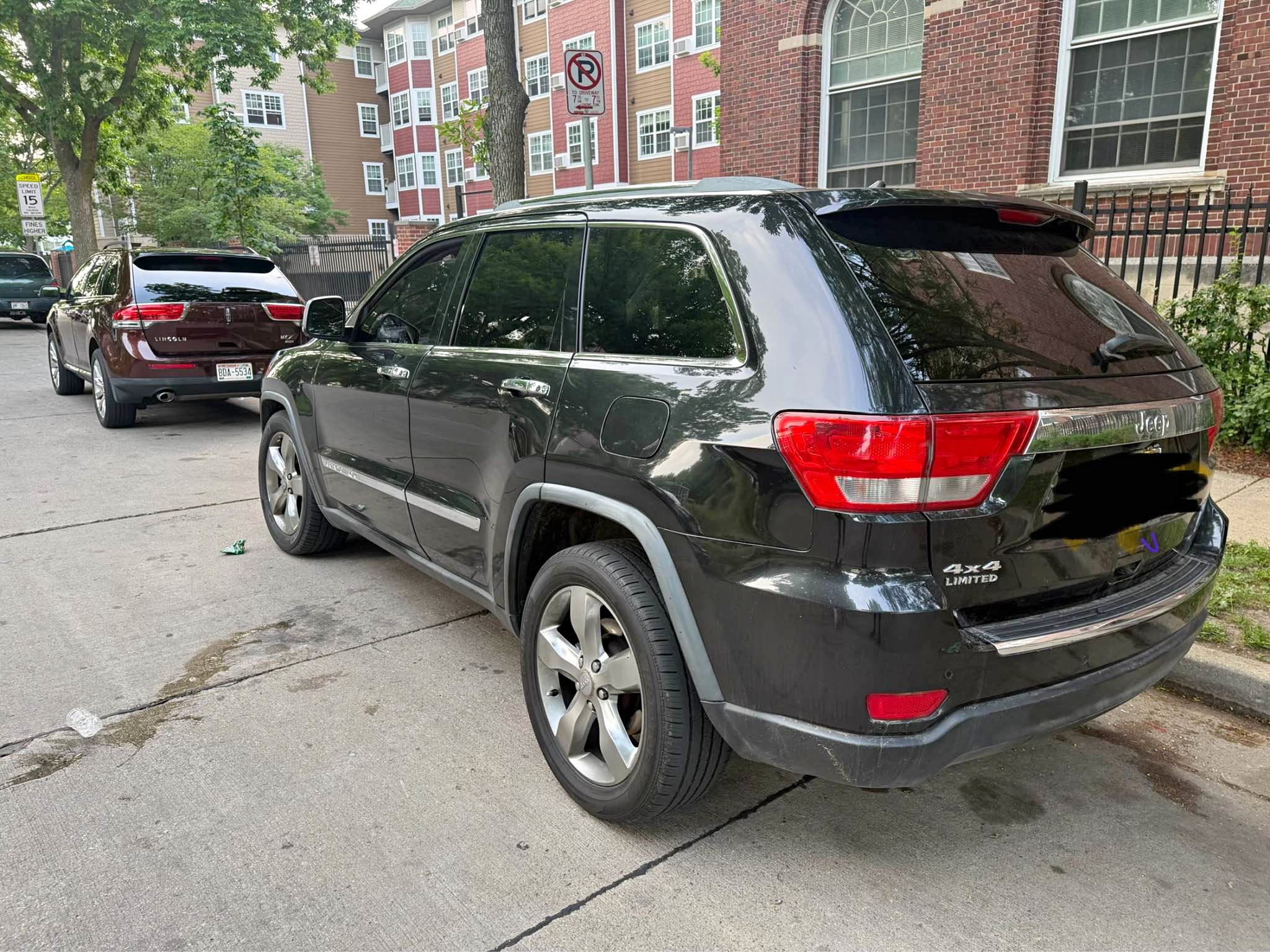 2011 Jeep Grand Cherokee - 5.9 Limited Sport Utility 4D
