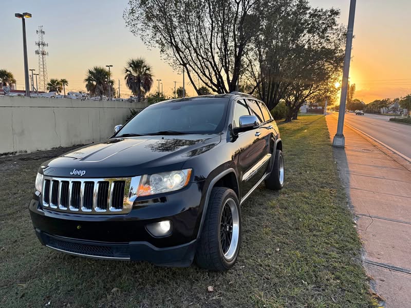2011 Jeep Grand Cherokee - Limited Sport Utility 4D