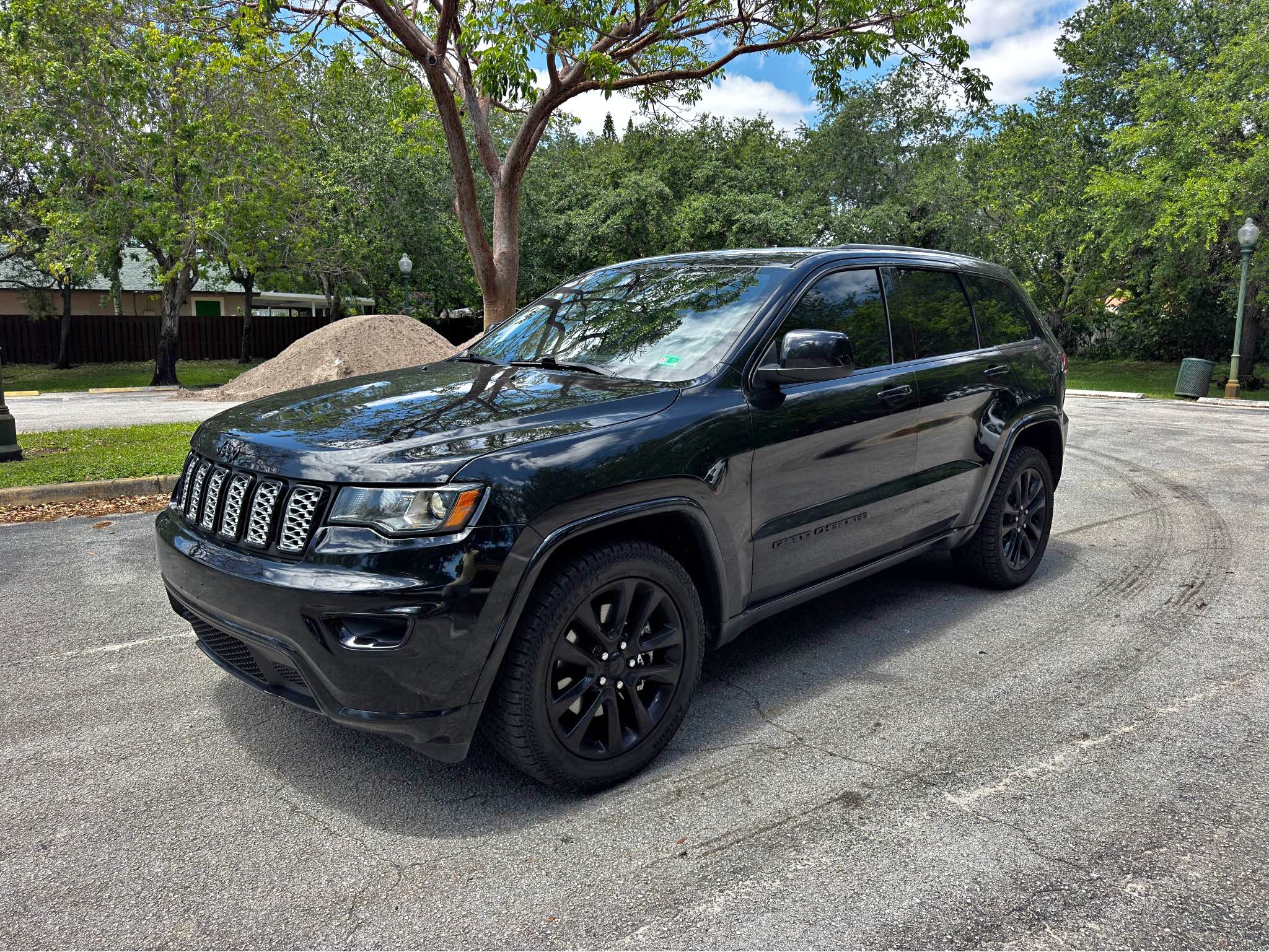 2021 Jeep Grand Cherokee - Laredo Sport Utility 4D