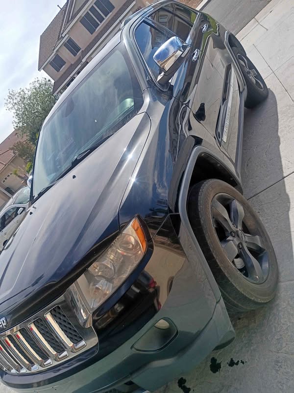 2013 Jeep Grand Cherokee - All New Overland Sport Utility 4D
