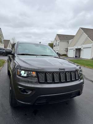 2017 Jeep Grand Cherokee - Altitude Sport Utility 4D