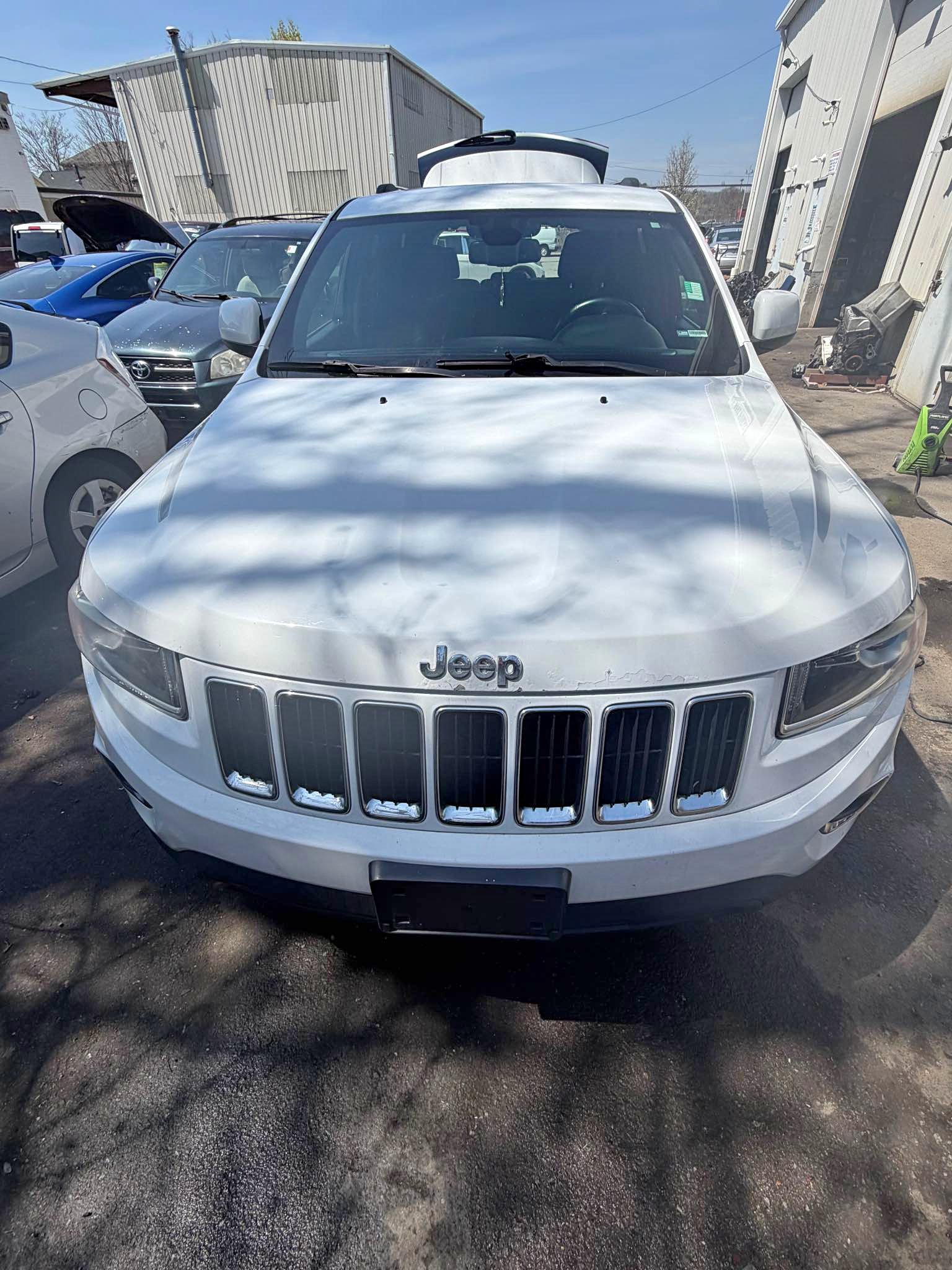 2016 Jeep Grand Cherokee - Laredo Sport Utility 4D