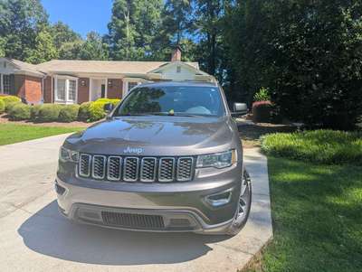 2018 Jeep Grand Cherokee - Laredo E Sport Utility 4D