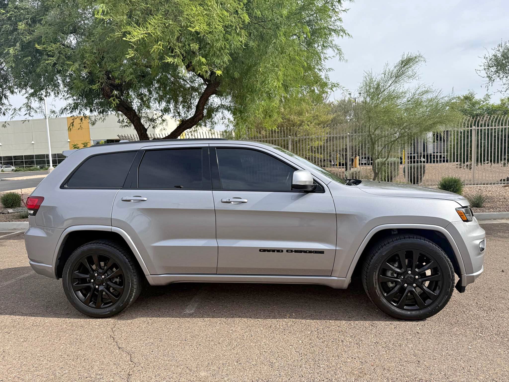 2018 Jeep Grand Cherokee - SRT Sport Utility 4D