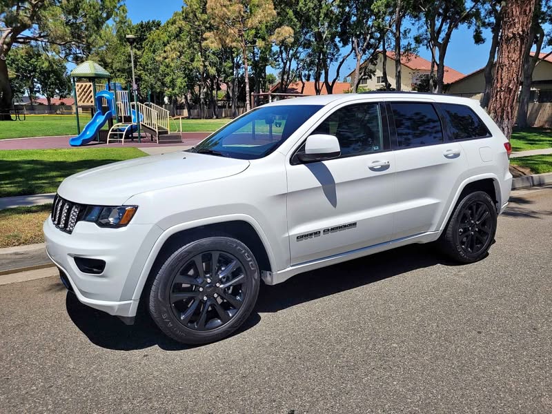2021 Jeep Grand Cherokee - Laredo X Sport Utility 4D